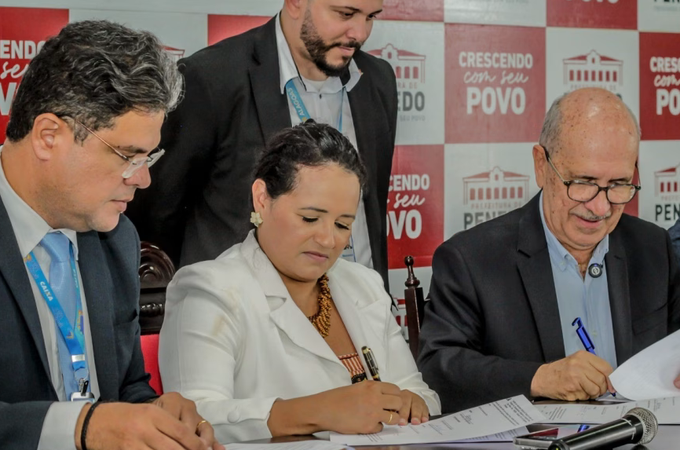 Prefeitura de Penedo e Caixa assinam contrato para construção de três conjuntos do Programa Minha Casa, Minha Vida