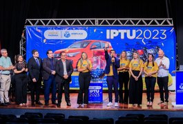Prefeitura de Arapiraca entrega carro 0km e outros prêmios para ganhadores do IPTU Premiado