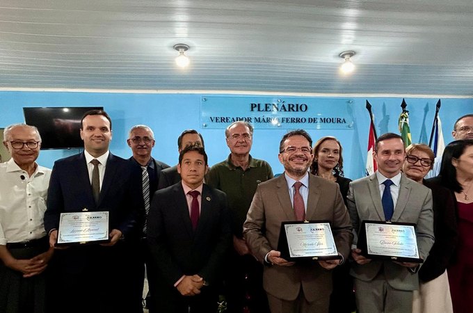 Senador Renan Calheiros prestigia lideranças em Sessão Solene em Cajueiro