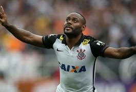 Love diz que prefere ficar no Timão: 'A Libertadores é um sonho do clube'