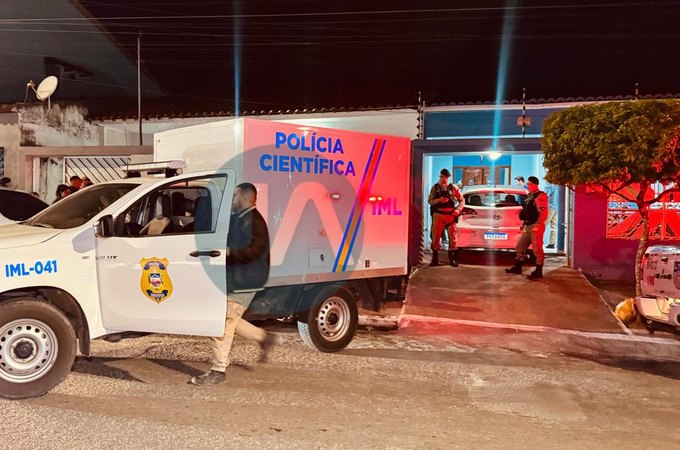 Mulher morre após ser prensada por carro contra parede de residência em Arapiraca