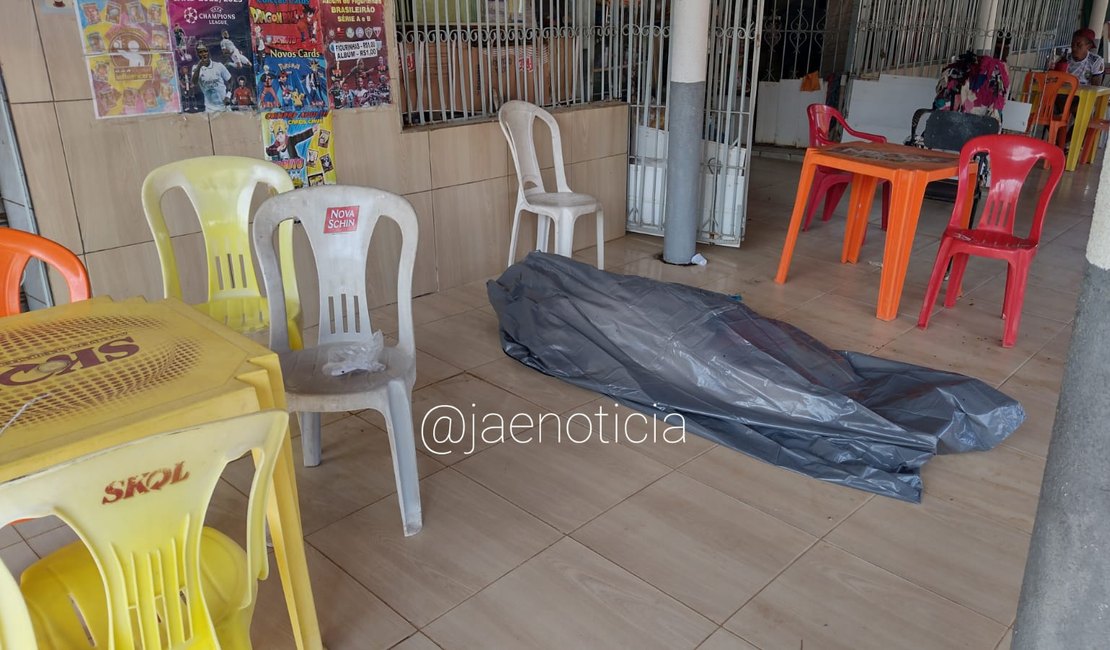 Homem passa mal e morre na entrada de bar em Arapiraca