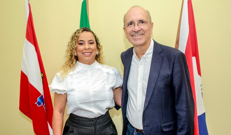 Prefeito Ronaldo Lopes empossa engenheira Amanda Lima na Secretaria de Infraestrutura