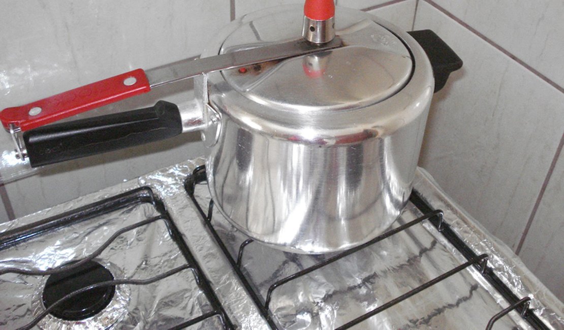 PM encontra maconha dentro de panela de pressão e mulher é presa em União dos Palmares