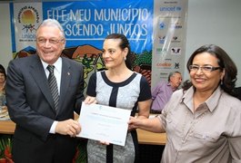 Alagoas recebe prêmio pela redução da mortalidade infantil