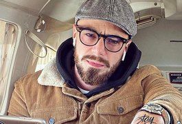 Felipe Titto posa em jatinho milionário e fala de trabalho duro: ''Insistem em me chamar de sortudo''