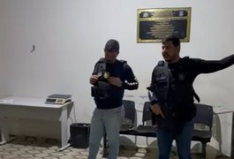 Com 10 mandados cumpridos em Arapiraca, operação 'Cerco Fechado' é deflagrada contra acusados de homicídio, roubo e outros crimes