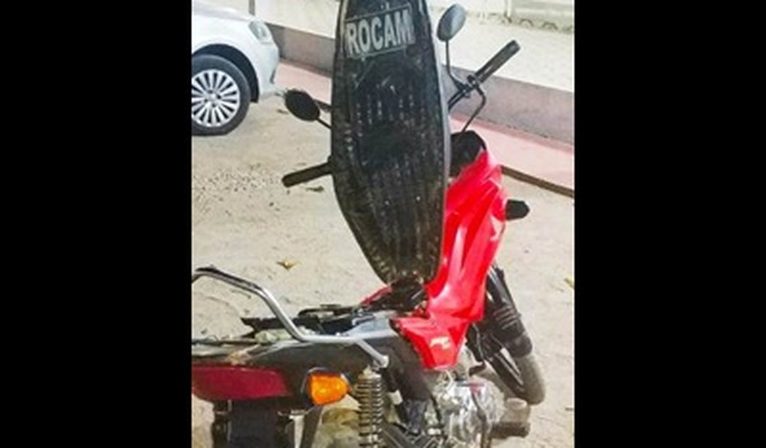 Jovem é flagrado com moto roubada em Arapiraca