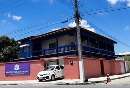 MPAL e Câmara Municipal de Penedo assinam termo para que legislativo exonere 64 cargos comissionados