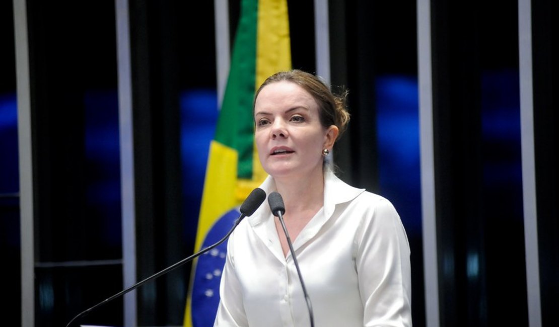 Senadora defende projeto que institui sistema de proteção aos animais