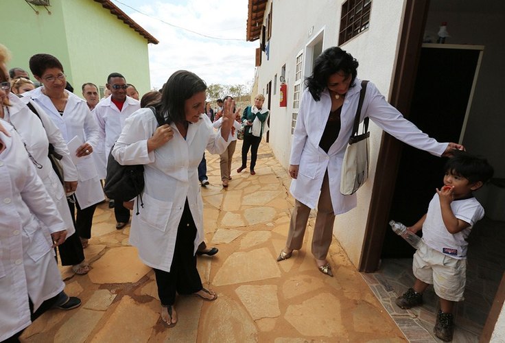 Programa Mais Médicos é prorrogado por mais três anos