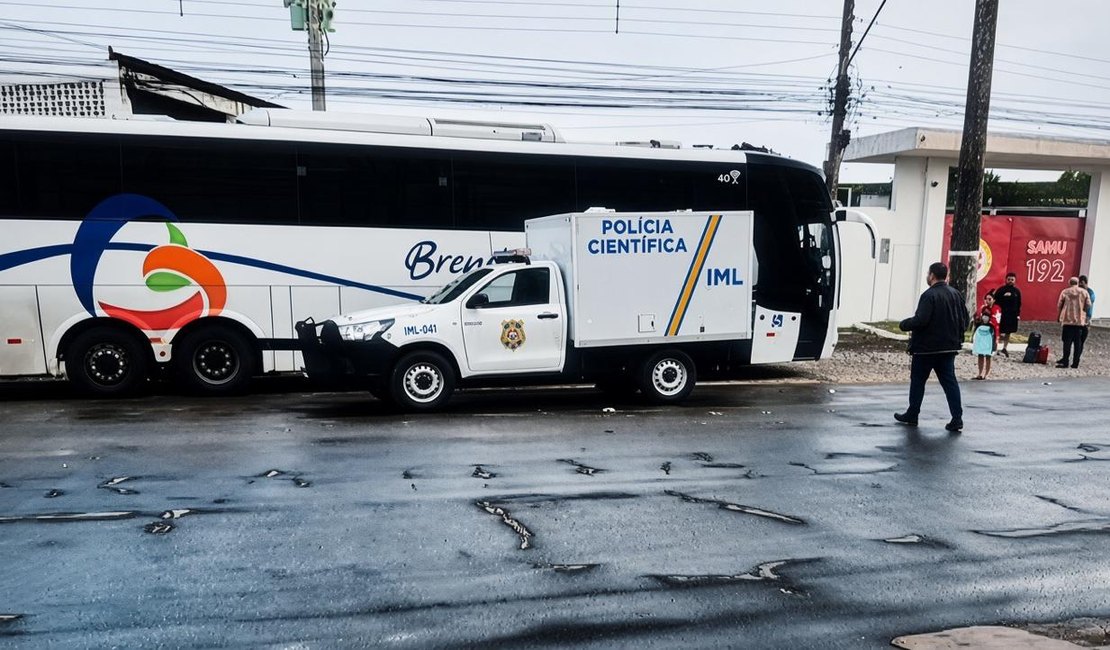 Idoso de 77 anos sofre parada cardíaca e morre dentro de ônibus em Arapiraca