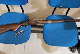 Operação policial prende suspeitos e apreende arma de fogo em ações no Sertão de Alagoas
