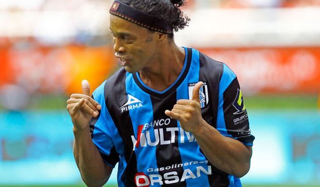 Presidente do Querétaro dá ultimato a Ronaldinho Gaúcho