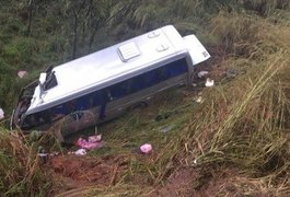 Criança de 3 anos de Santana do Ipanema morre e 16 pessoas ficam feridas em grave acidente