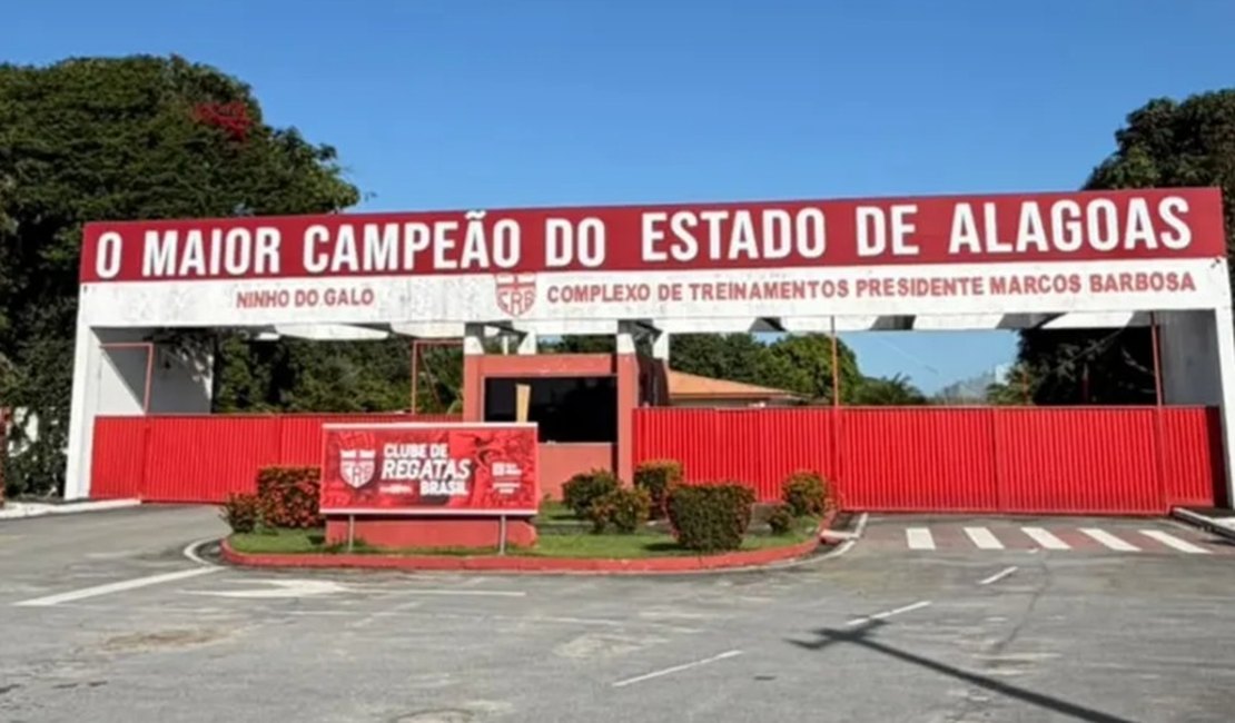 CRB instala fachada em CT após unificação de títulos estaduais: 'O maior campeão do Estado de Alagoas'