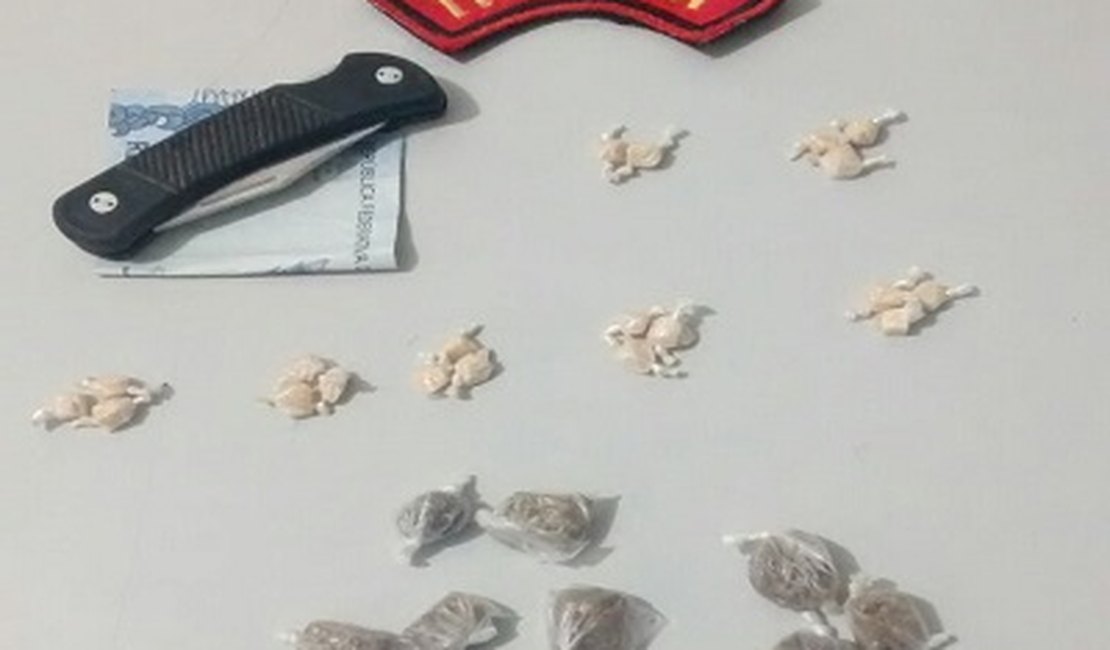 PM prende dupla com drogas em Penedo após denúncia anônima