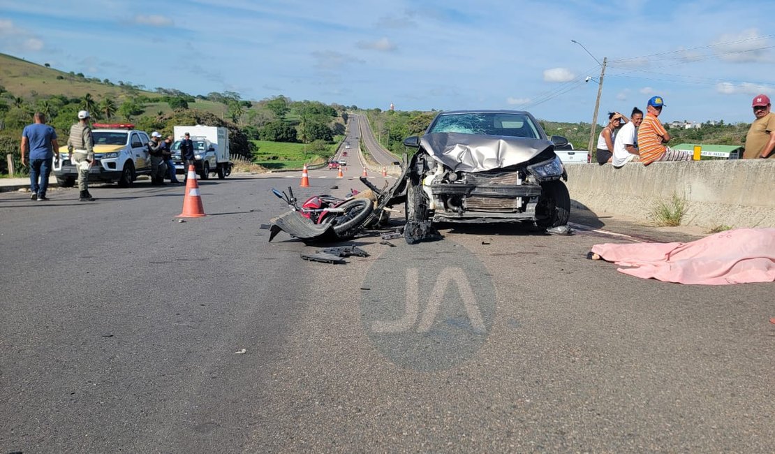 Motociclista que morreu em batida na AL-220, em Limoeiro de Anadia, é identificado