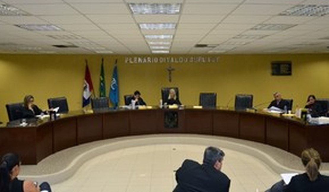 TCE-AL adia votação da prestação de contas do governo Teotonio Vilela