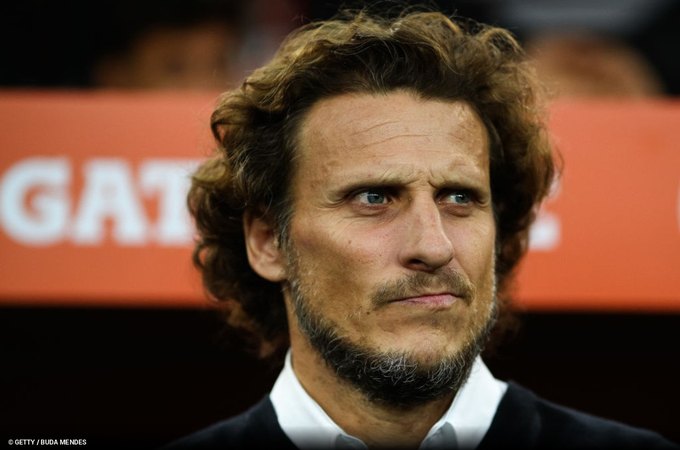 Uruguai anuncia Diego Forlán no comando da seleção