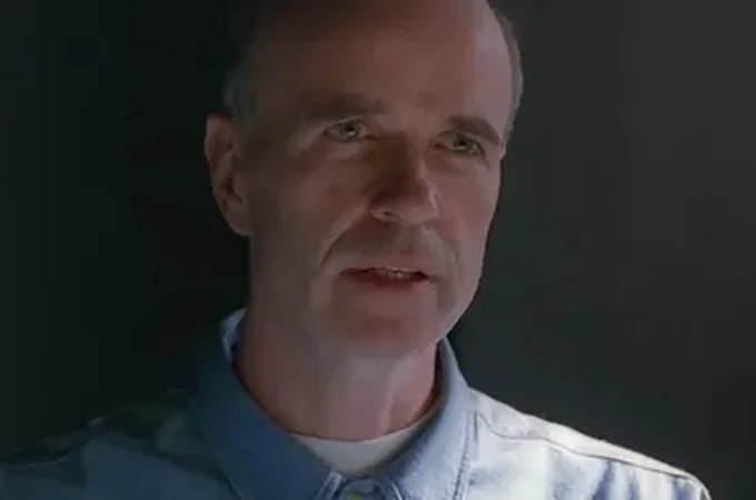 Tom Noonan, de Robocop 2 e Caçador de Assassinos, morre aos 74 anos