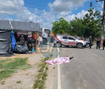 Mototaxista é assassinado a tiros ao lado de banca de verduras no Brisa do Lago, em Arapiraca