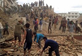 Forte terremoto no Nepal e na Índia deixa mais de mil mortos