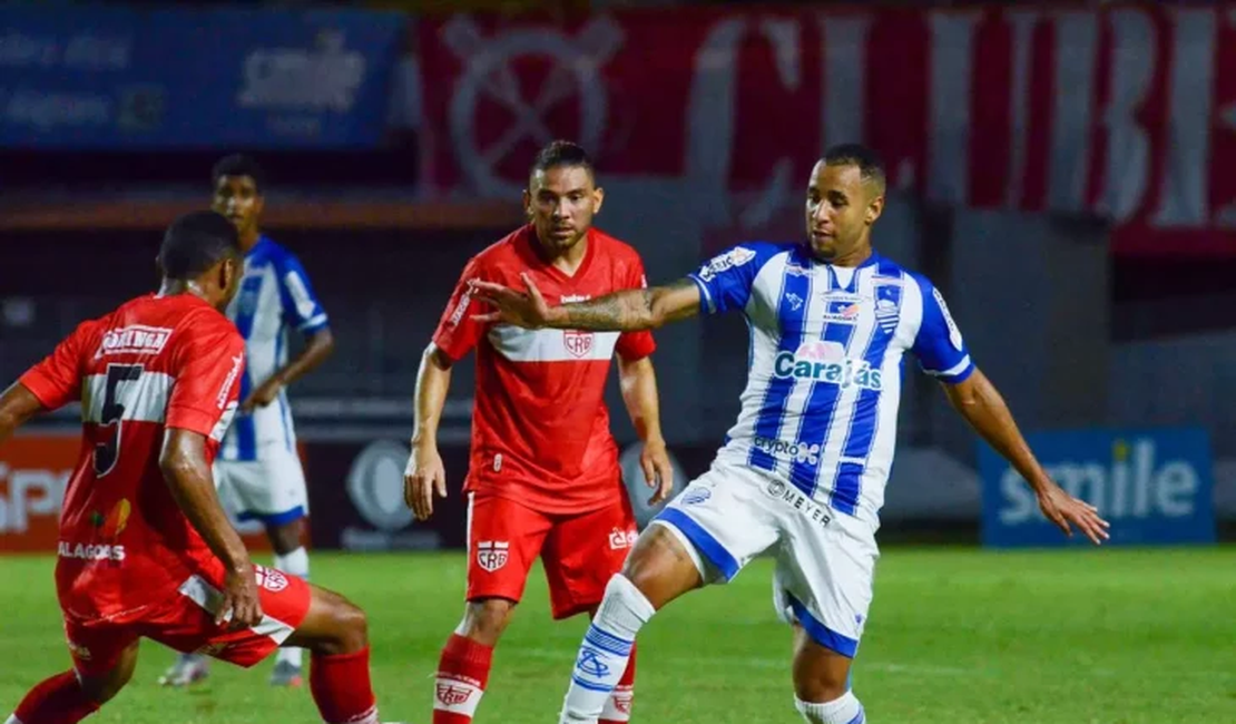 Justiça mantém suspensão de publicidade de site adulto em clubes de futebol