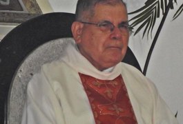 Após dias internado, monsenhor Delfino Barbosa recebe alta médica