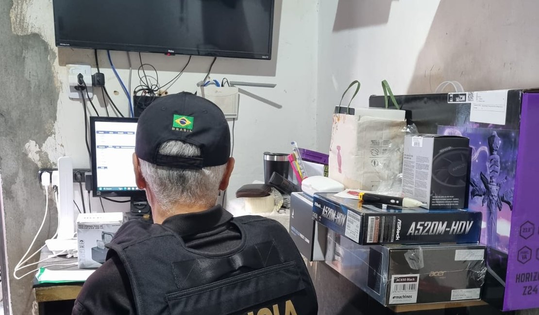 Polícia Federal prende homem em flagrante por armazenar conteúdo pornográfico infantojuvenil, em Alagoas