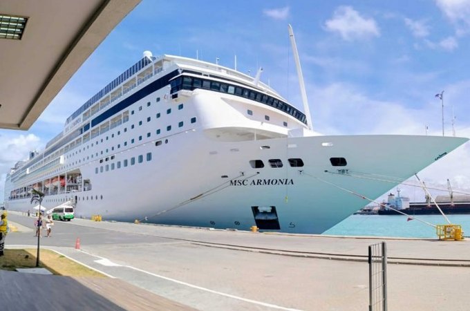 Oito turistas que estavam em cruzeiro recebem atendimento médico após desembarque no Porto de Maceió