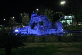 Pontos turísticos de Arapiraca ganham iluminação especial em alusão ao Novembro Azul