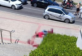 Homem com tornozeleira eletrônica tenta assaltar van e morre baleado em Maceió