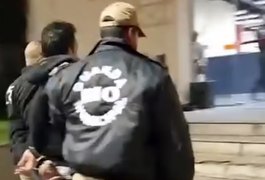Homem é preso por estupro de vulnerável dentro de ônibus