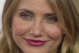 Cineasta assume ter mostrado genitais a Cameron Diaz