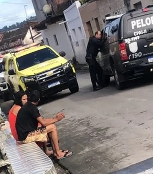 Adolescente de 17 anos é morto a tiros dentro de residência, em São Miguel dos Campos
