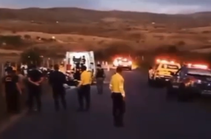 Homem morre e duas pessoas ficam feridas em colisão entre carro e moto em Traipu