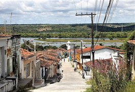 Prefeito Ronaldo Lopes anuncia recuperação de casas de famílias de baixa renda