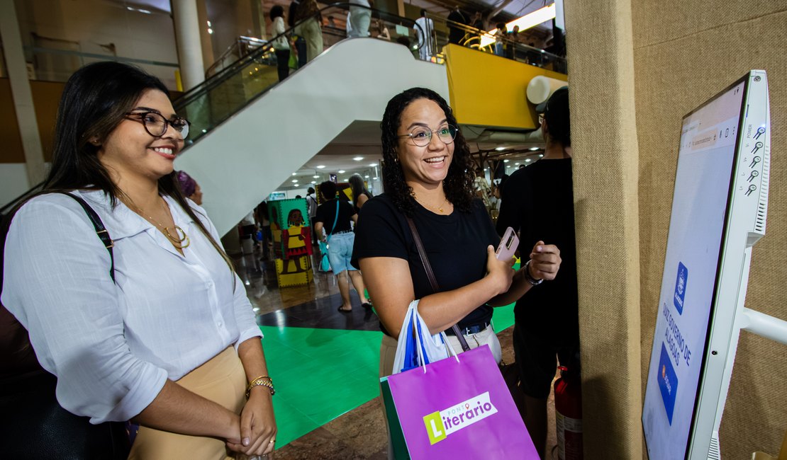 Professores da rede estadual tem direito a vouchers de R$ 100 para a compra de livros na Bienal