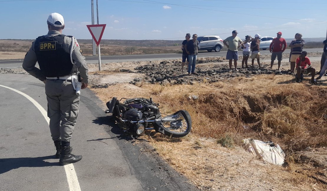 Motociclista perde controle da direção e morre em acidente no Sertão de AL