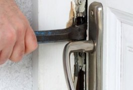 Idoso tem casa arrombada e furtada no Pé Leve, em Limoeiro de Anadia