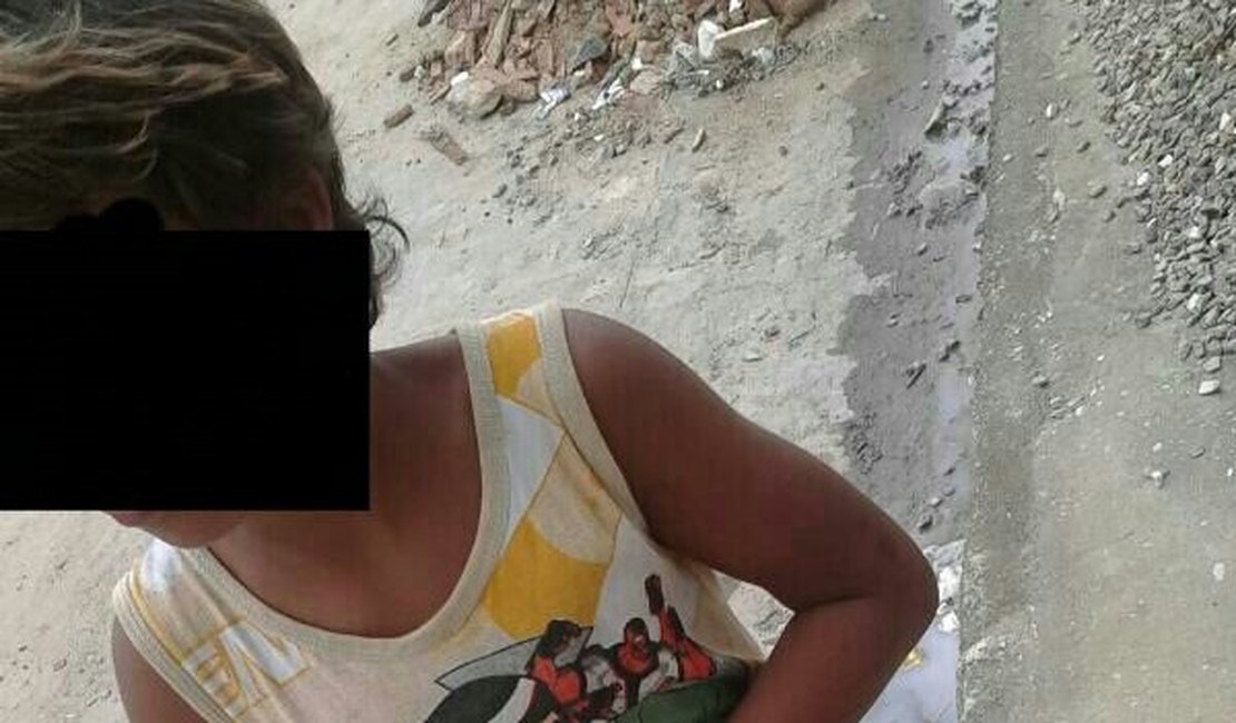 Crianças são flagradas fazendo campanha para candidato em Arapiraca