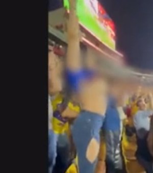 Vídeo. Torcedora se empolga e comemora gol no México mostrando os seios