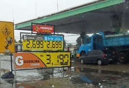 Preço da gasolina cai de R$ 3,72 para R$ 3,15 em Arapiraca