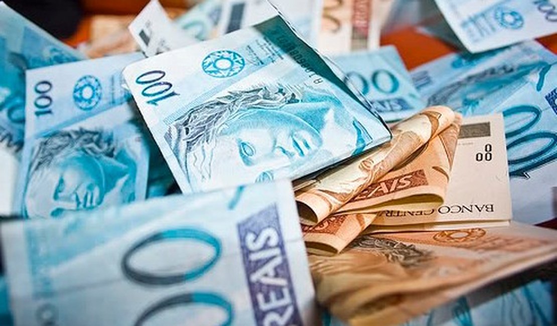 Novo salário mínimo gera impacto adicional de R$ 4,77 bi no Orçamento de 2016