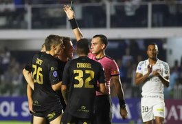 Santos empata com o Banfield com dois a mais, mas avança na Sul-Americana