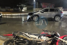 Colisão entre carro e moto deixa duas pessoas feridas no bairro Ouro Preto, em Arapiraca