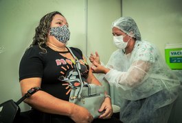 Penedo inicia vacina contra Covid para pessoas com 35 e 34 anos