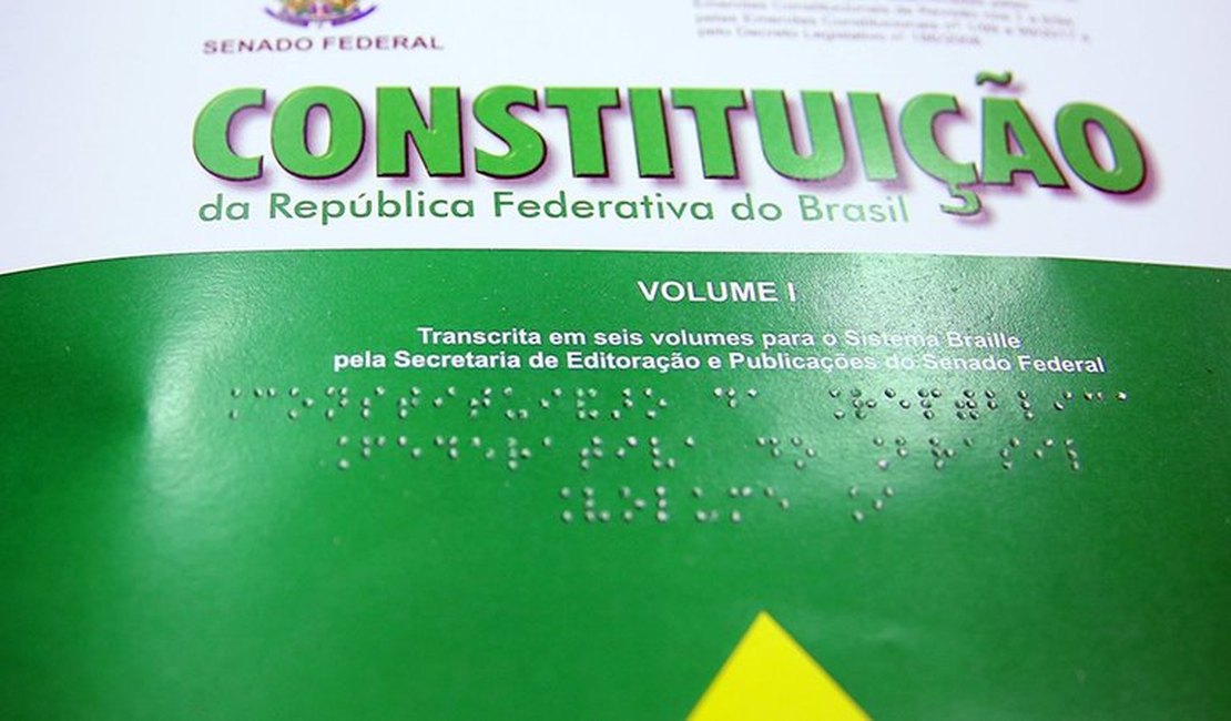 Projeto de Tarcizo Freire estabelece que bibliotecas públicas disponibilizem Constituição Federal e Estadual em Braille