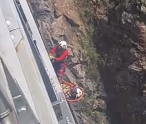 Homem é socorrido após cair de ponte entre Alagoas e Bahia